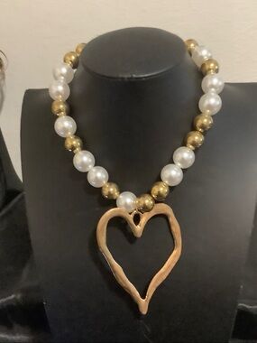 Gold Heart Pendant Pearl Bead Necklace - Unbranded
